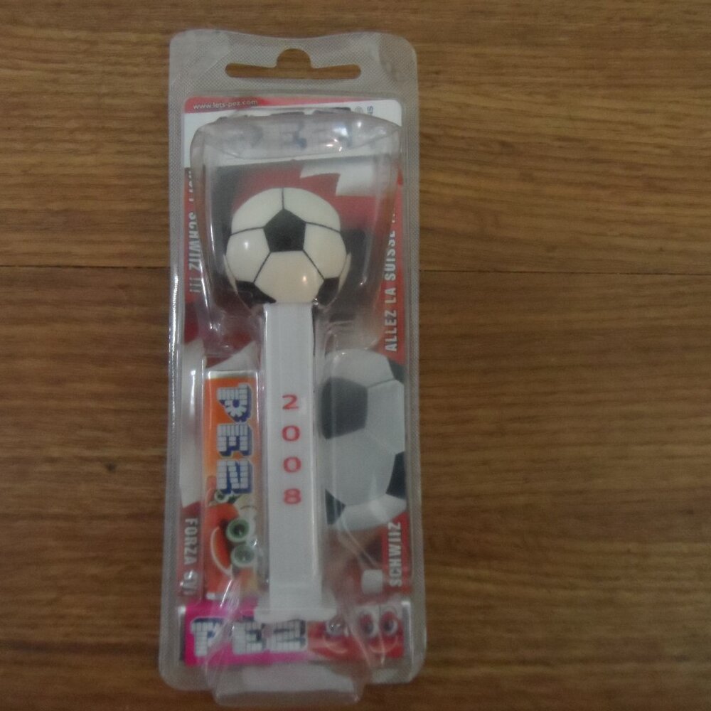 2008 "Allez La Suisse" Football Pez Dispenser